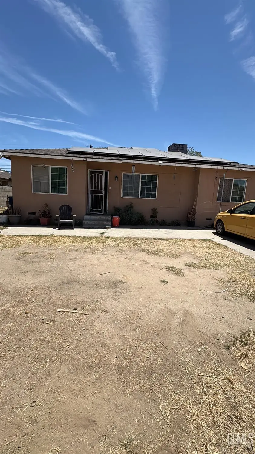25 AUGUSTA STREET, Bakersfield, CA 93307 - #1