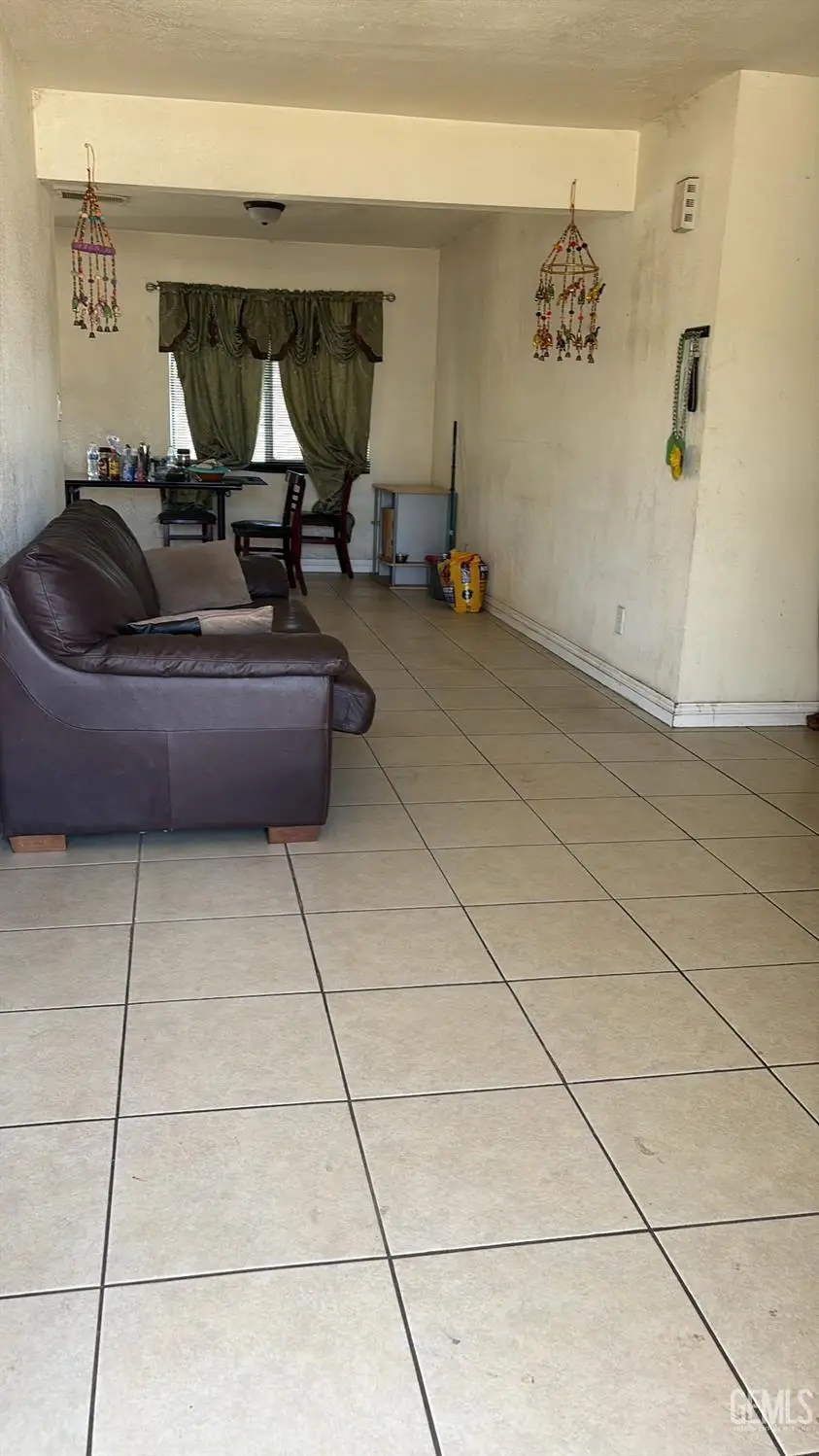 25 AUGUSTA STREET, Bakersfield, CA 93307 - #3