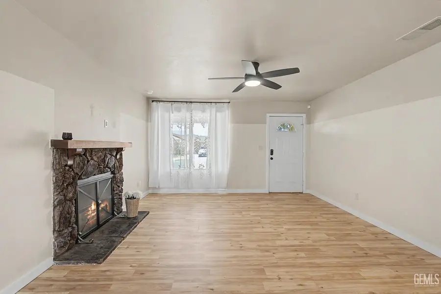 21161 SANTA BARBARA DRIVE, Tehachapi, CA 93561 - #3