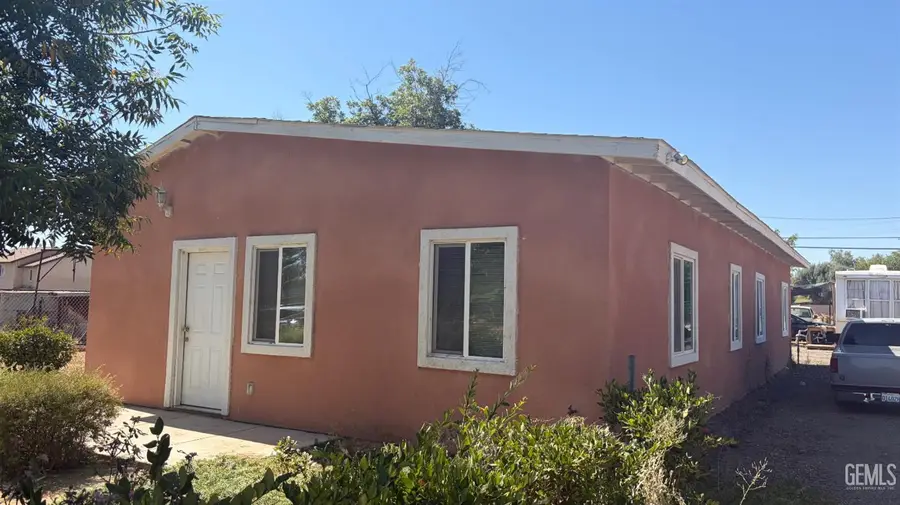 21177 UNIVERSAL ST, Lost Hills, CA 93249 - #2