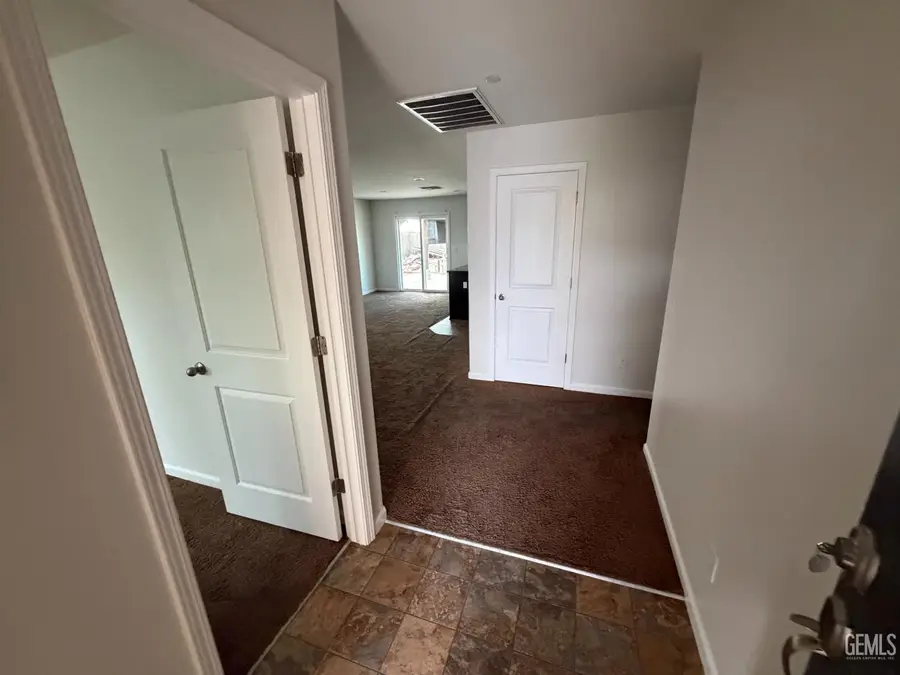 5725 WINNIPEG DRIVE, Bakersfield, CA 93313 - #2