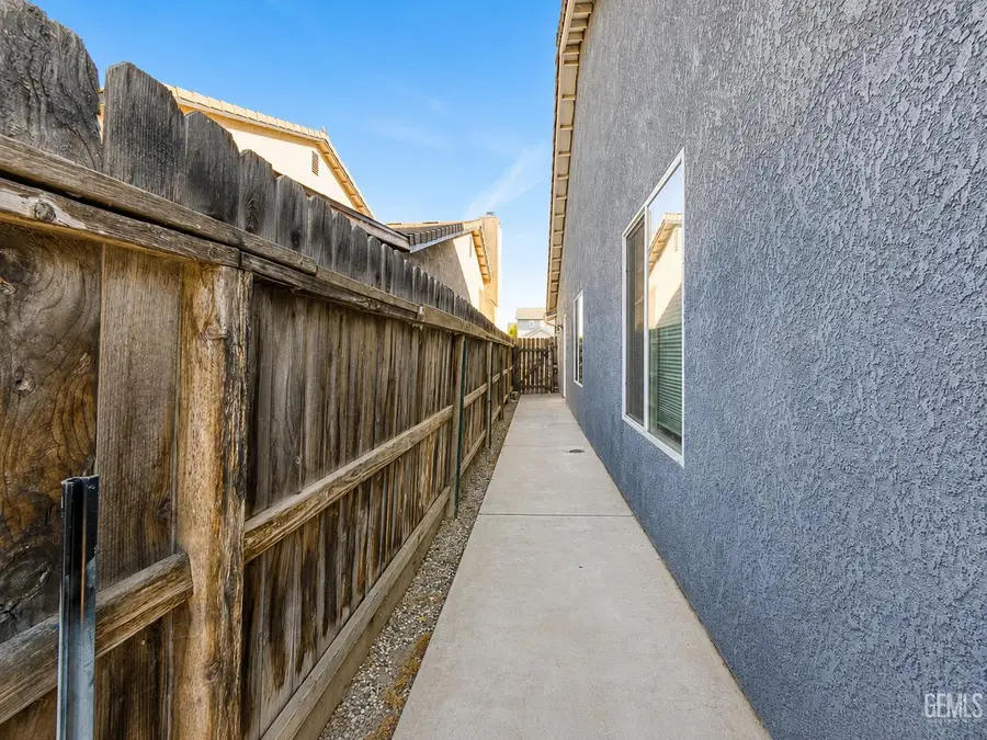1140 BARGETTO COURT, Tulare, CA 93274 - #3