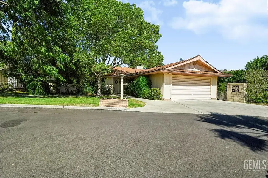 2901 SUMMIT CIRCLE, Bakersfield, CA 93306 - #3