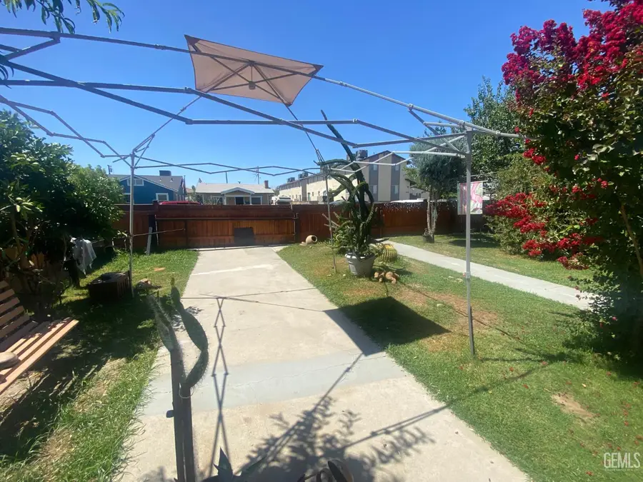 916 33RD STREET, Bakersfield, CA 93301 - #3