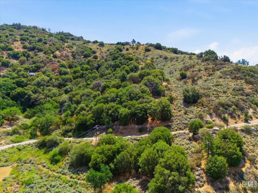 25200 CAMPGROUND DRIVE, Tehachapi, CA 93561 - #3