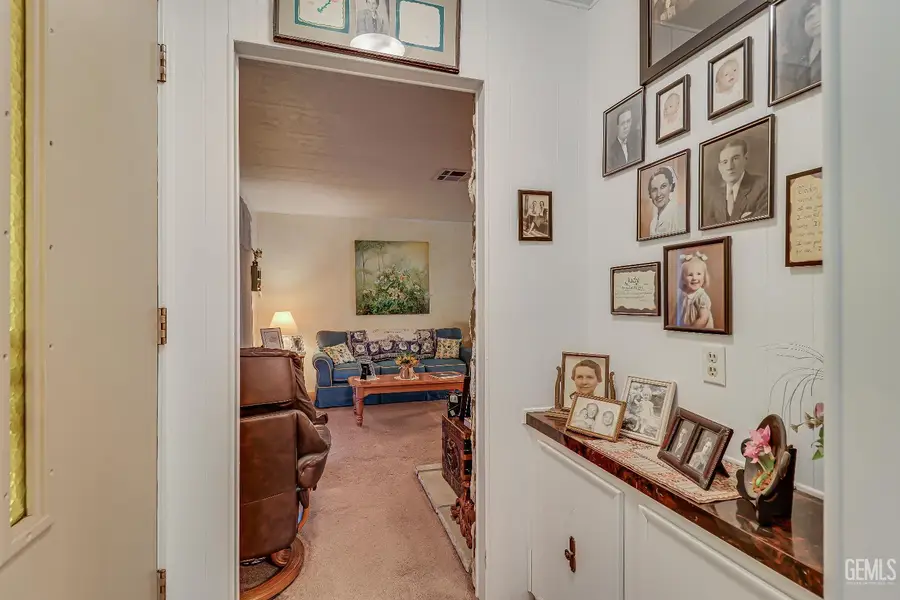 400 E ROBERTS LANE #4, Bakersfield, CA 93307 - #2
