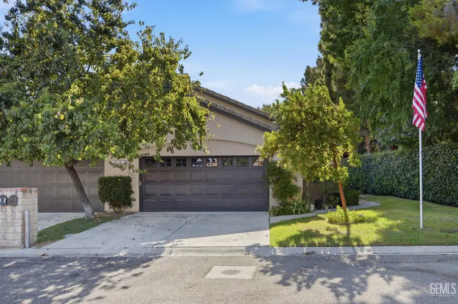 2323 EASTHILLS DRIVE #30, Bakersfield, CA 93306 - #3