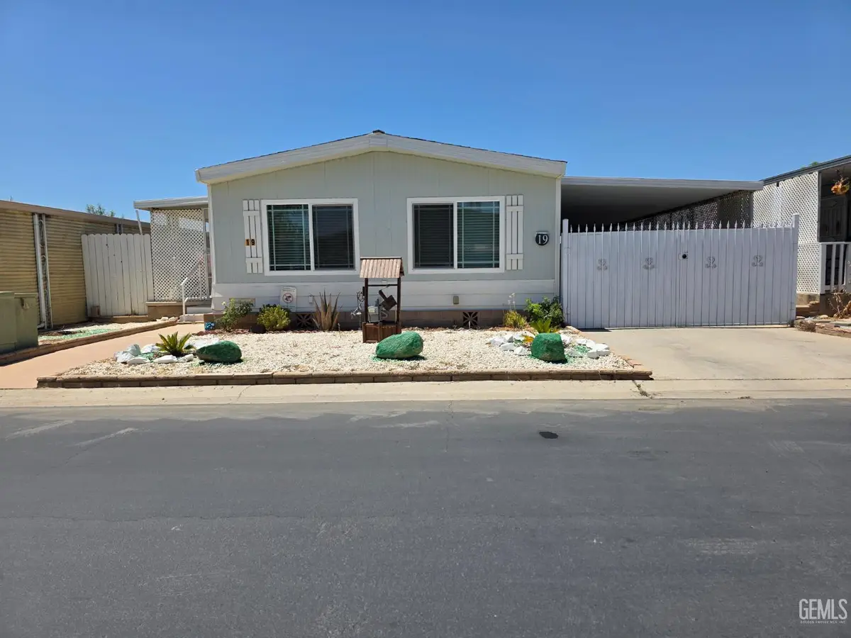 6000 E BUNDAGE LN SPC 19, Bakersfield, CA 93307 - #1