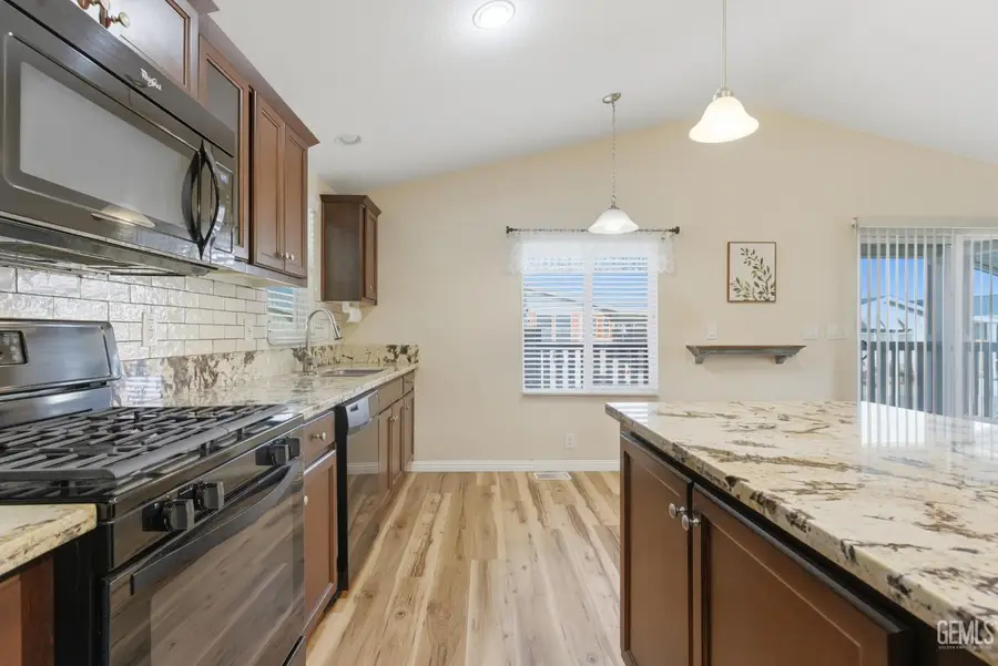 1225 TAFT HIGHWAY #5, Bakersfield, CA 93307 - #2