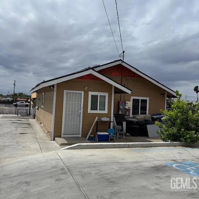 2120 NILES STREET, Bakersfield, CA 93305 - #2