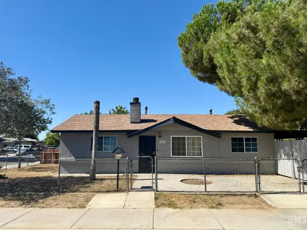 8204 PARADISE ROAD, Lamont, CA 93241