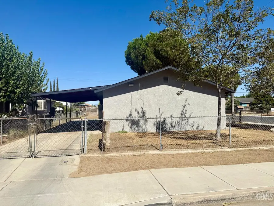 8204 PARADISE ROAD, Lamont, CA 93241 - #3
