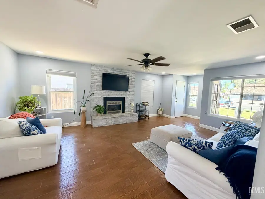 416 CORTE MISMO, Bakersfield, CA 93314 - #2