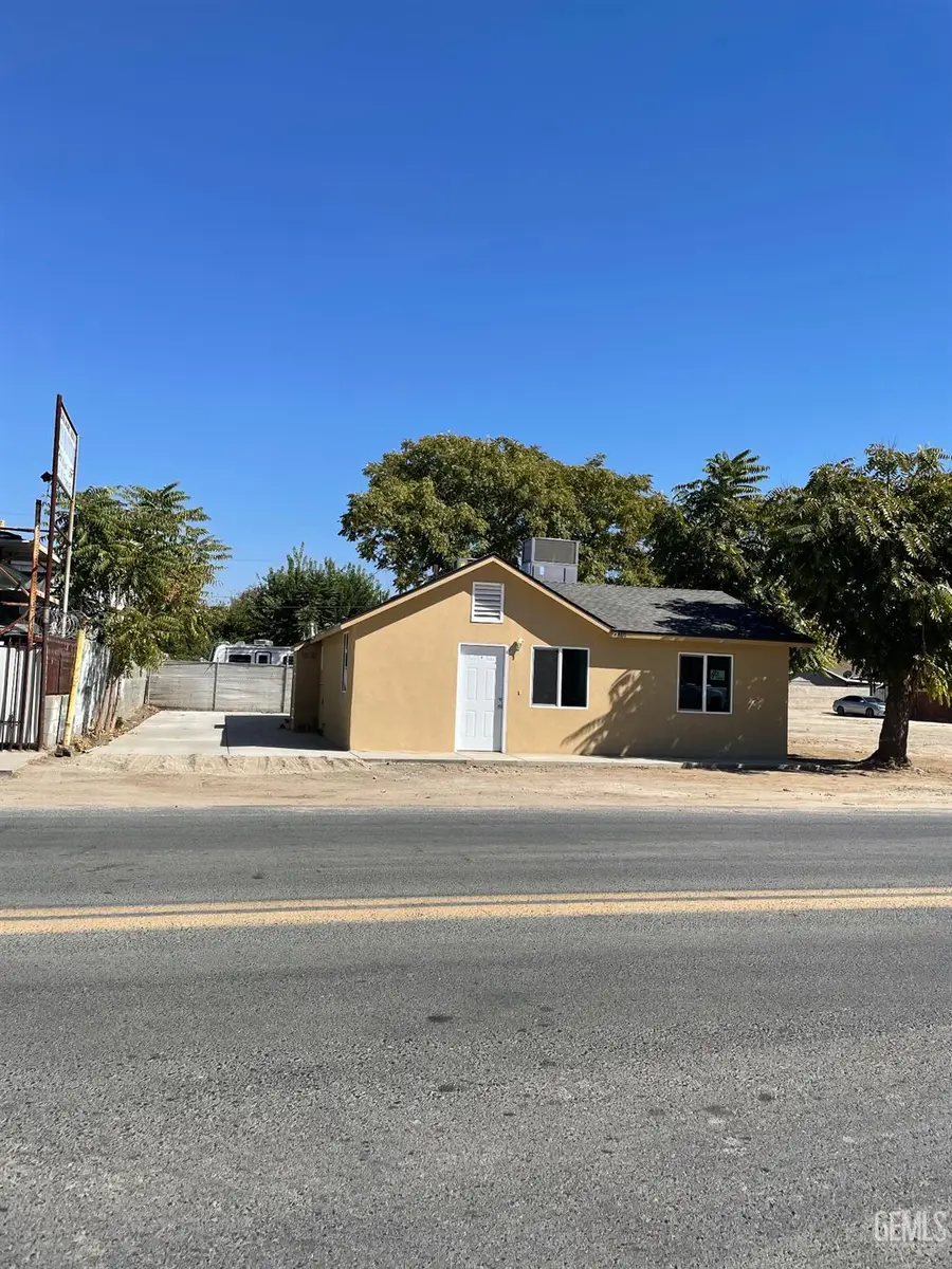 276 N FRONT STREET, Earlimart, CA 93219 - #2