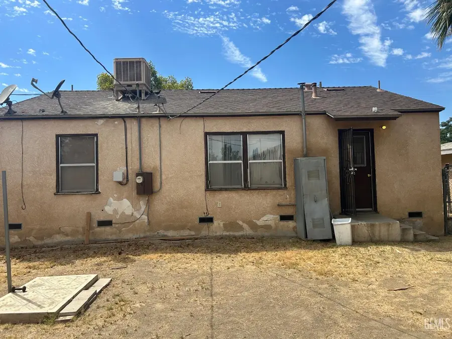 211 S BROWN, Bakersfield, CA 93307 - #3