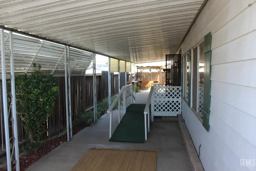 704 44TH STREET, Bakersfield, CA 93301 - #3