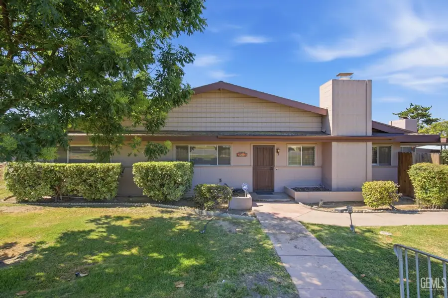 2813 SUMMIT CIRCLE, Bakersfield, CA 93306 - #2