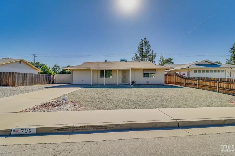 709 LA PUENTE DRIVE, Bakersfield, CA 93309 - #3