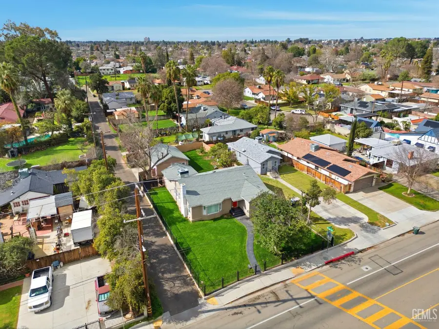 135 A STREET, Bakersfield, CA 93304 - #2