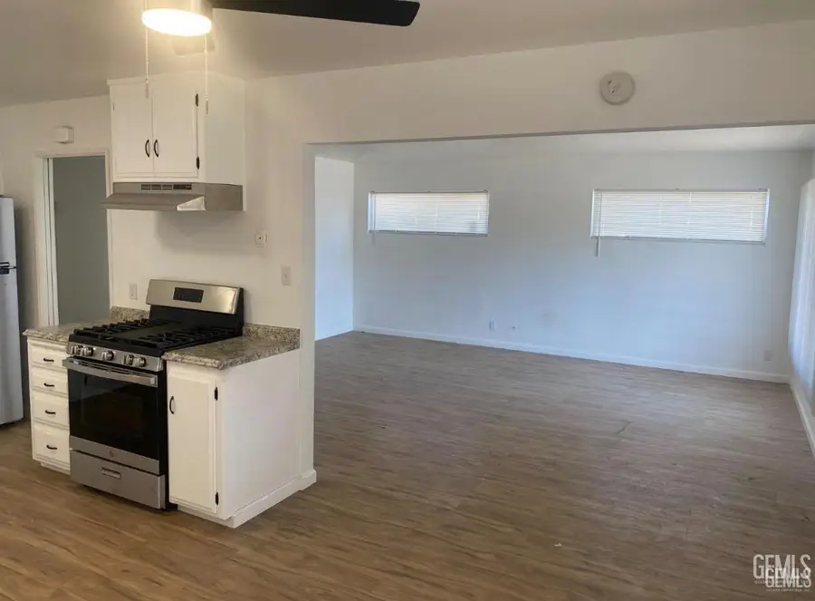 1400 IVAN AVENUE, Bakersfield, CA 93304 - #3