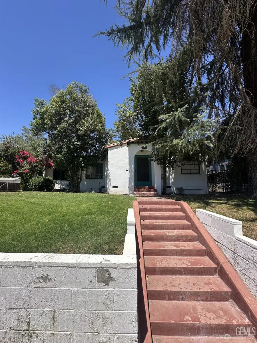 220 F STREET, Bakersfield, CA 93304 - #2