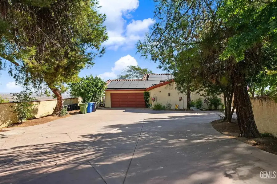 718 VISTA VIA DRIVE, Taft, CA 93268 - #3