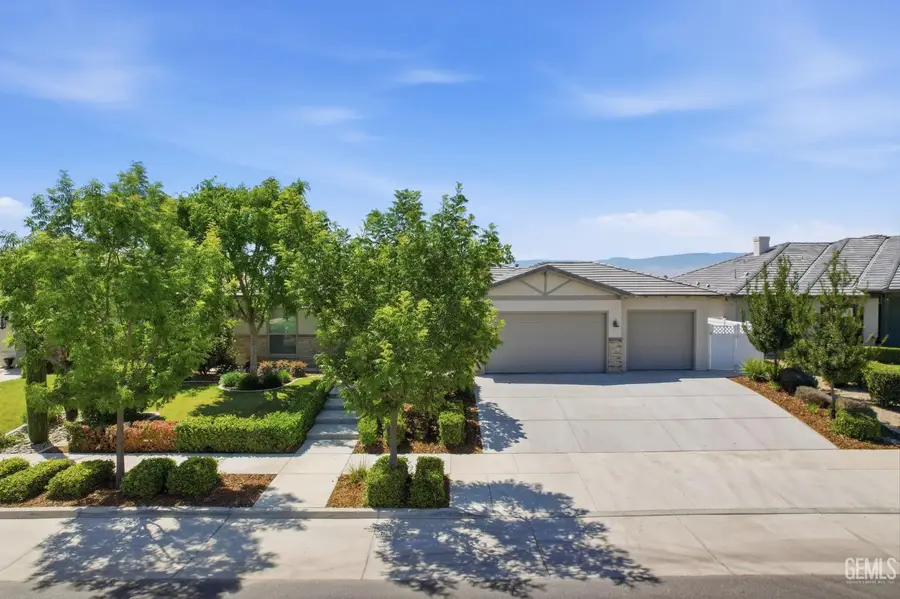 13529 STONETHWAITE LANE, Bakersfield, CA 93311 - #2