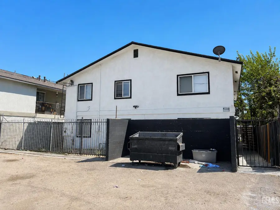 1316 E CALIFORNIA AVENUE, Bakersfield, CA 93307 - #3