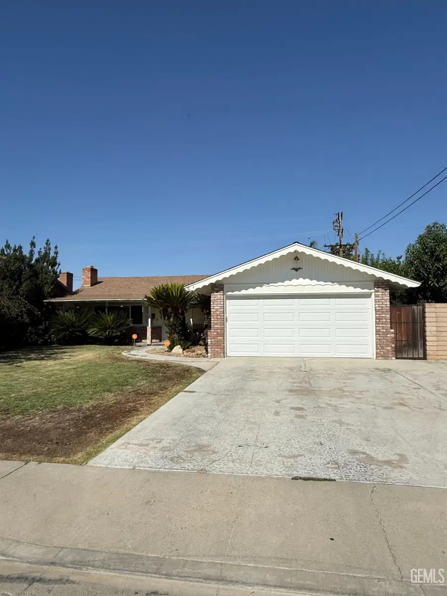 733 TRENTON STREET, Delano, CA 93215 - #3