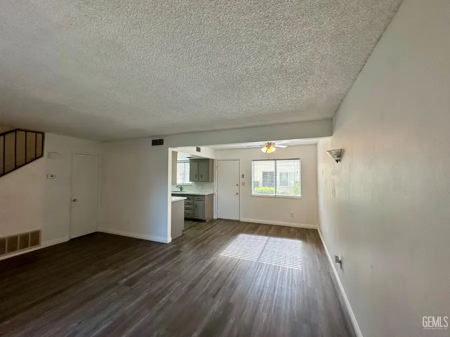 800 LEXINGTON STREET #33, Delano, CA 93215 - #3