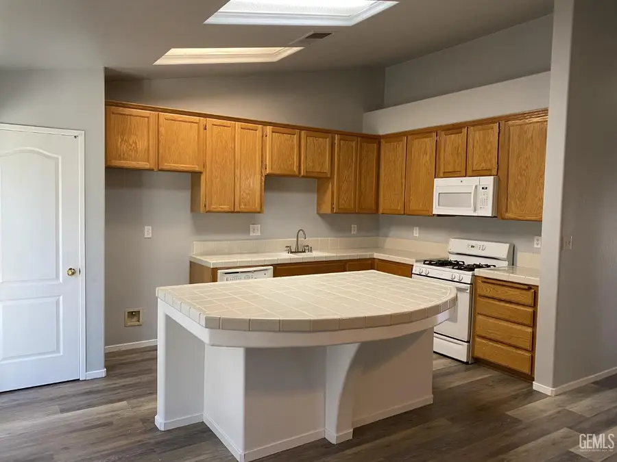 10400 STARLIGHT PEAK DRIVE, Bakersfield, CA 93311 - #2