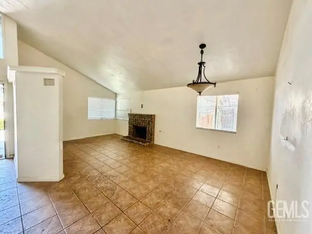 4605 HAHN AVENUE, Bakersfield, CA 93309 - #3