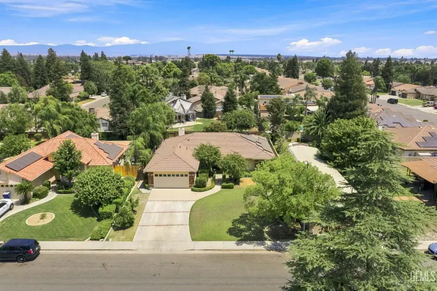 5600 ROCKWELL DRIVE, Bakersfield, CA 93308 - #2