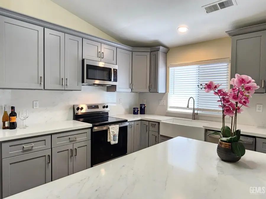 11025 TIPPERARY DRIVE, Bakersfield, CA 93311 - #2