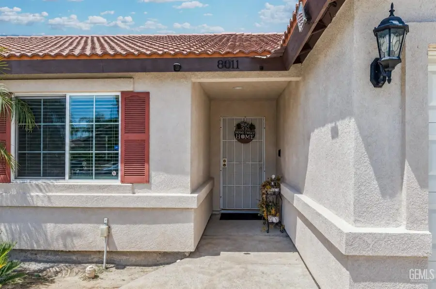 8011 QUEST STREET, Bakersfield, CA 93307 - #2