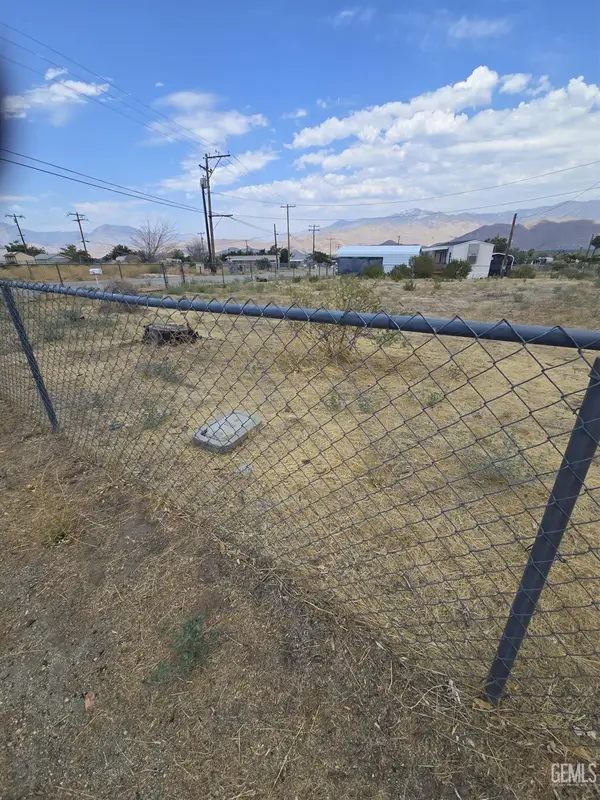 8701 DEERBRUSH AVENUE, Lake Isabella, CA 93240