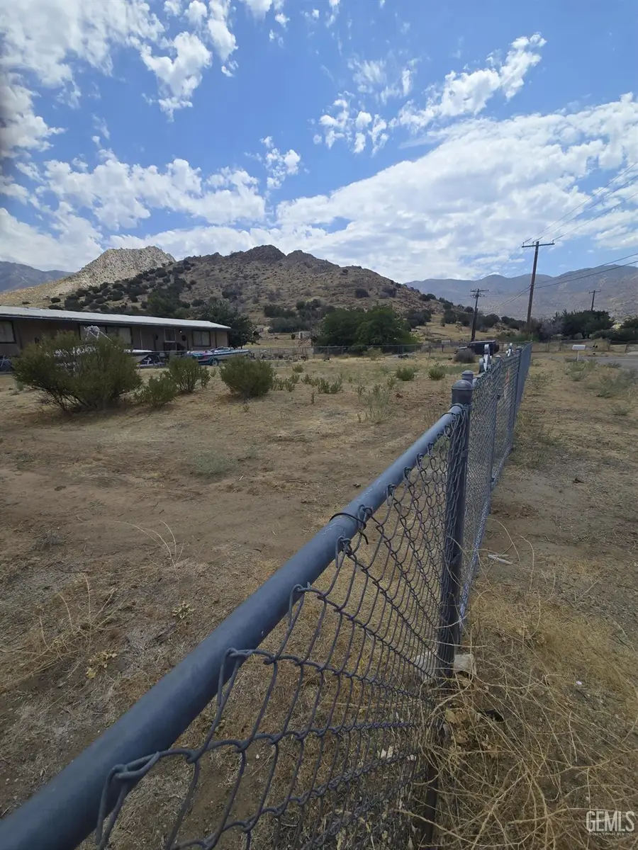 8701 DEERBRUSH AVENUE, Lake Isabella, CA 93240 - #2