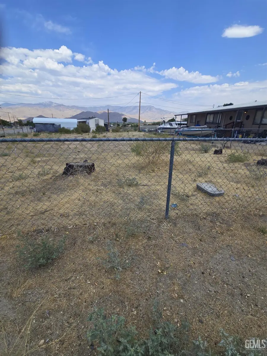 8701 DEERBRUSH AVENUE, Lake Isabella, CA 93240 - #3