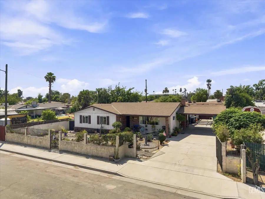 2611 RADIANCE DRIVE, Bakersfield, CA 93304 - #2