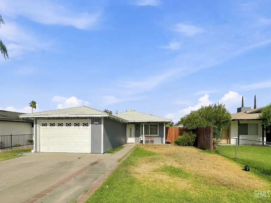 602 10TH STREET, McFarland, CA 93250 - #2
