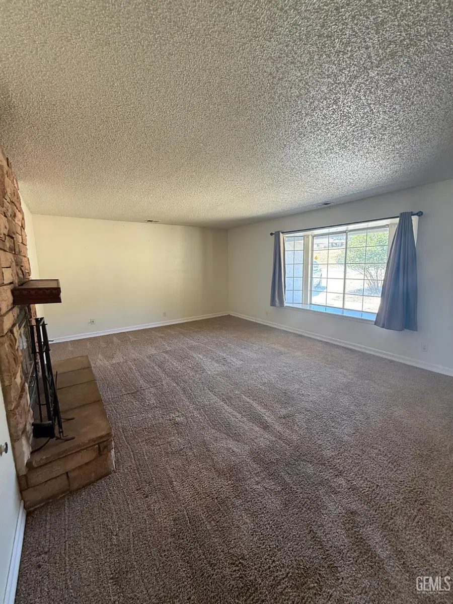 22608 MARIPOSA ROAD, Tehachapi, CA 93561 - #3