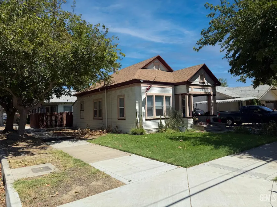 2112 C STREET, Bakersfield, CA 93301 - #2