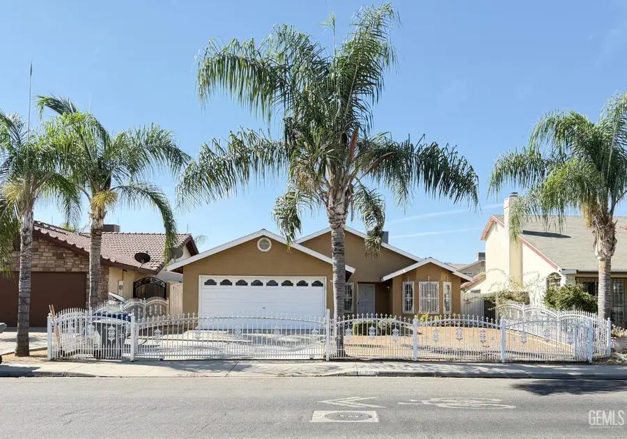 1908 SUMMER DR, Delano, CA 93215 - #2