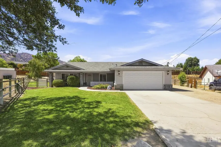 22005 TINY COURT, Tehachapi, CA 93561 - #2