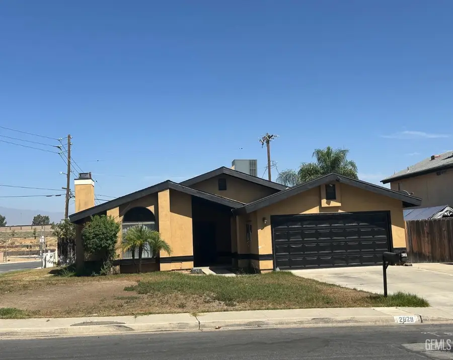 2829 RAVALL STREET, Bakersfield, CA 93306 - #2