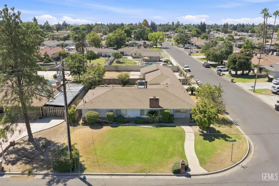 6725 LUCILLE AVENUE, Bakersfield, CA 93308 - #2