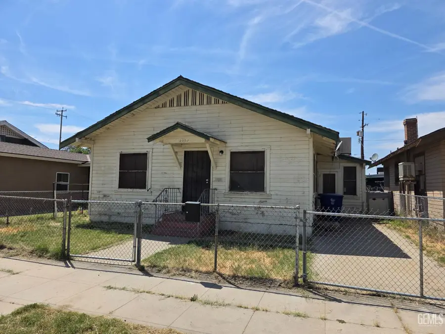 2225 O STREET, Bakersfield, CA 93301 - #3