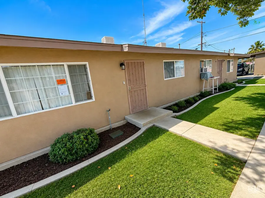 313 F STREET, Bakersfield, CA 93304 - #2