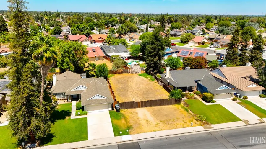 9404 LANNEAU COURT, Bakersfield, CA 93311 - #2