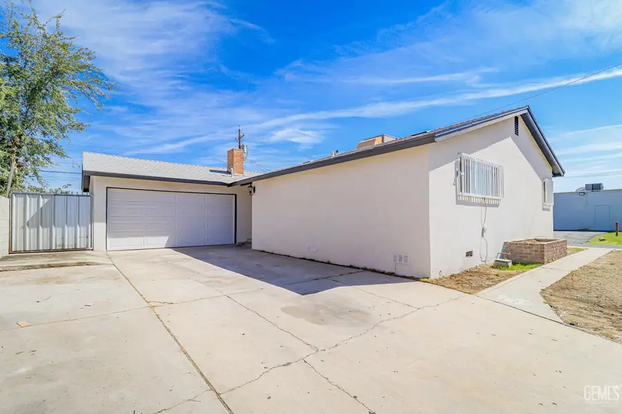 1720 MONTGOMERY AVENUE, Bakersfield, CA 93304 - #3